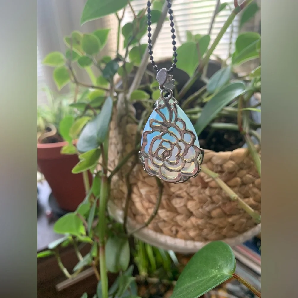Royal Garden Necklace Opalescent Teardrop Pendant Long Chain - Picture 5 of 11
